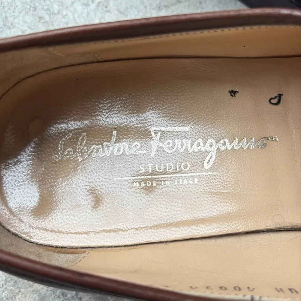 Salvatore Ferragamo please look