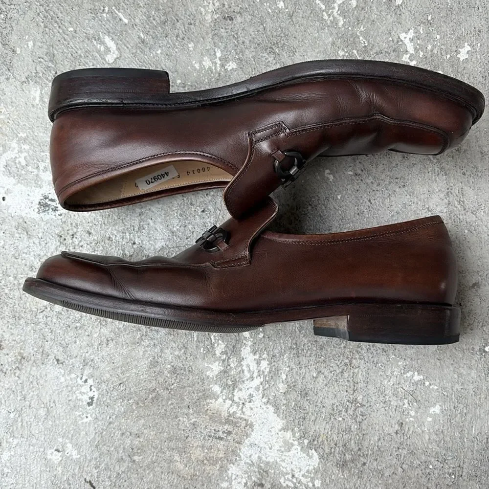 Salvatore Ferragamo please look