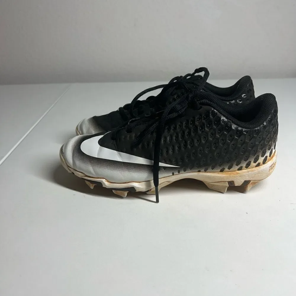 Nike VAPOR FASTFLEX  Men’s Size 4,5 Baseball and Softball Cleats