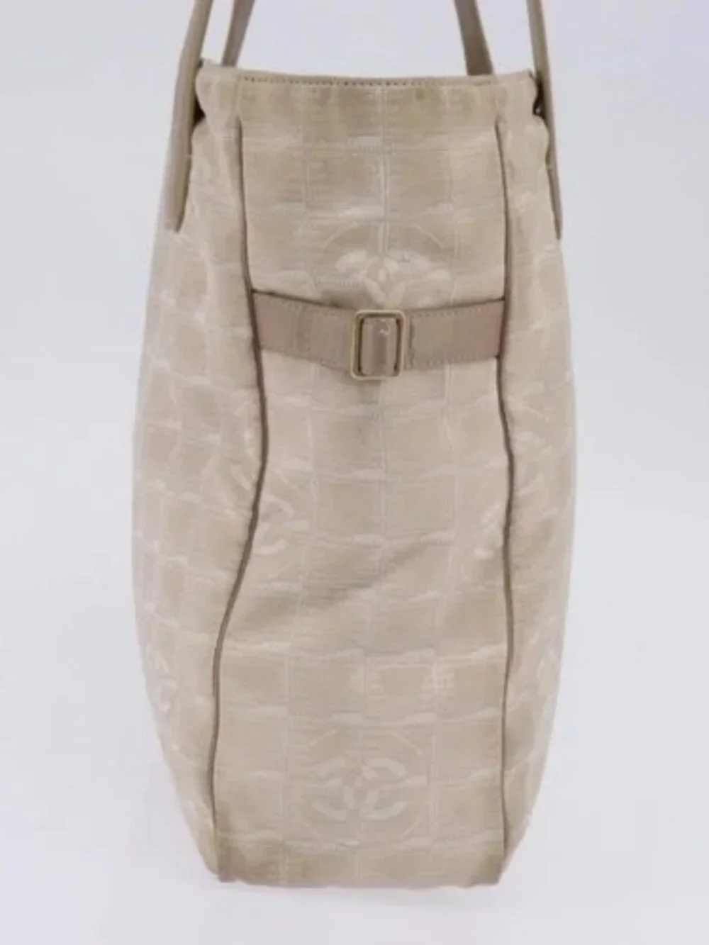 CHANEL brand	chanel color	beige