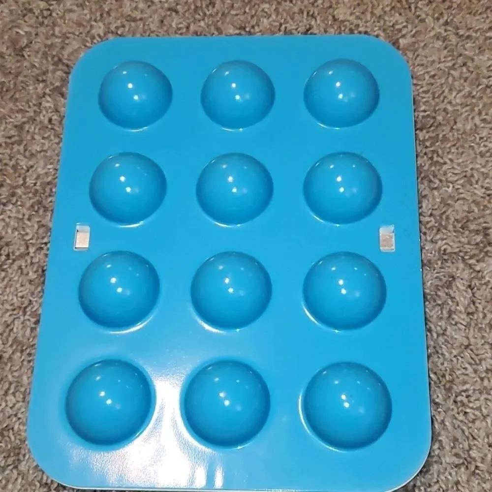 Nordic Ware leave used below
