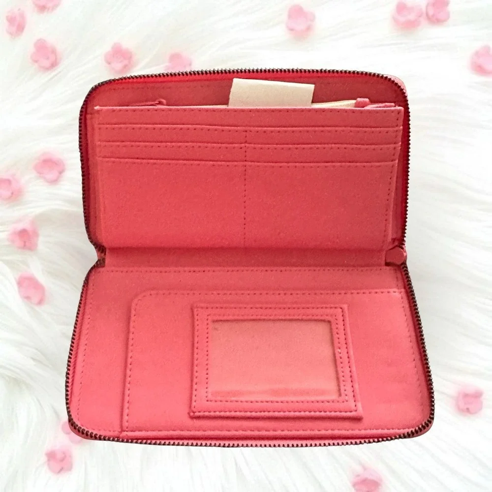 Betsey Johnson as features