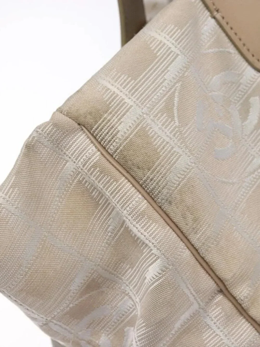 CHANEL brand	chanel color	beige