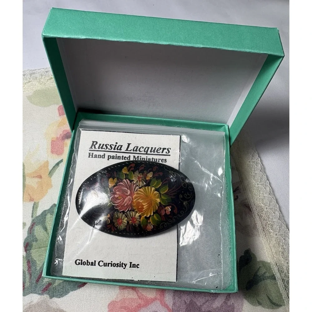 Russian Lacquer Brooch Hand Painted Floral Oval Palekh Style Box Card Gift NWT