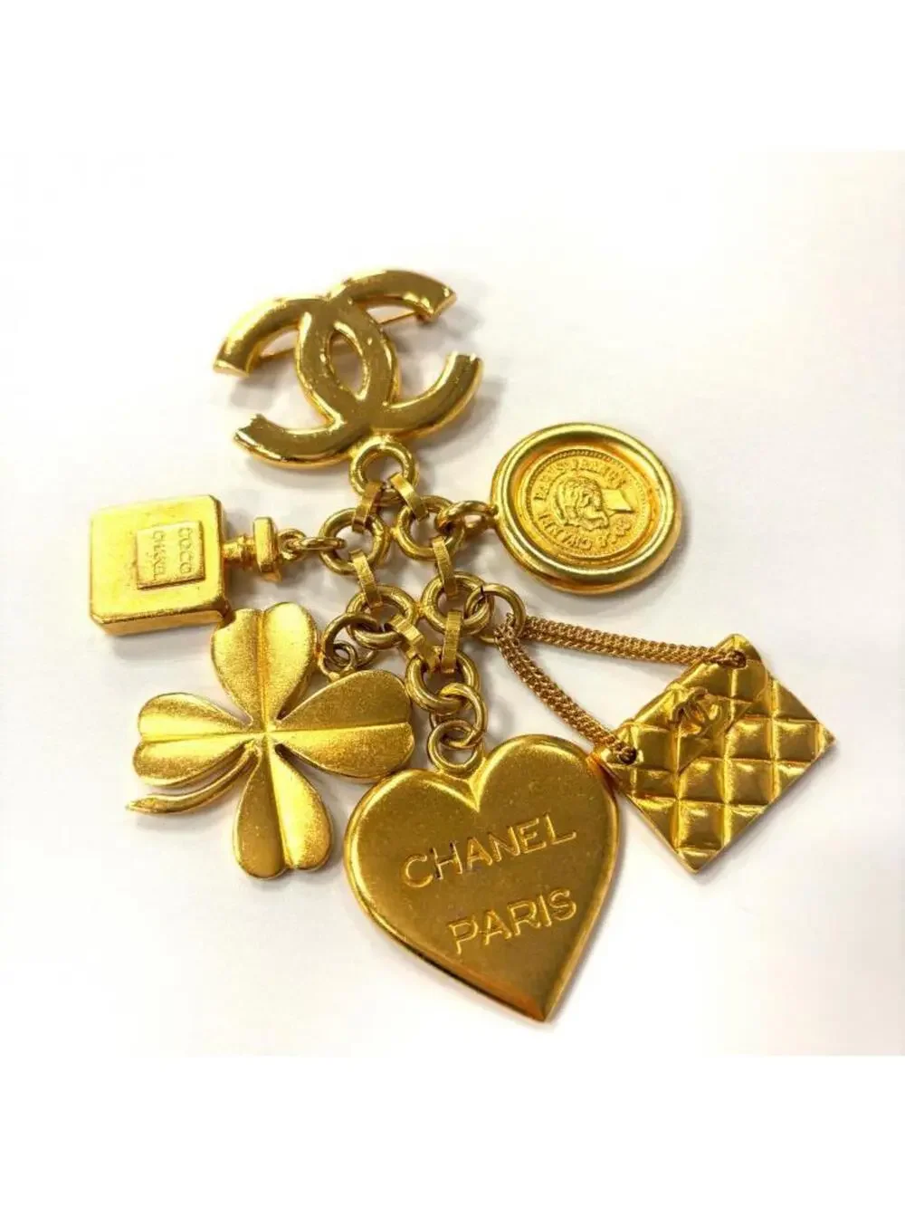 CHANEL elevate your