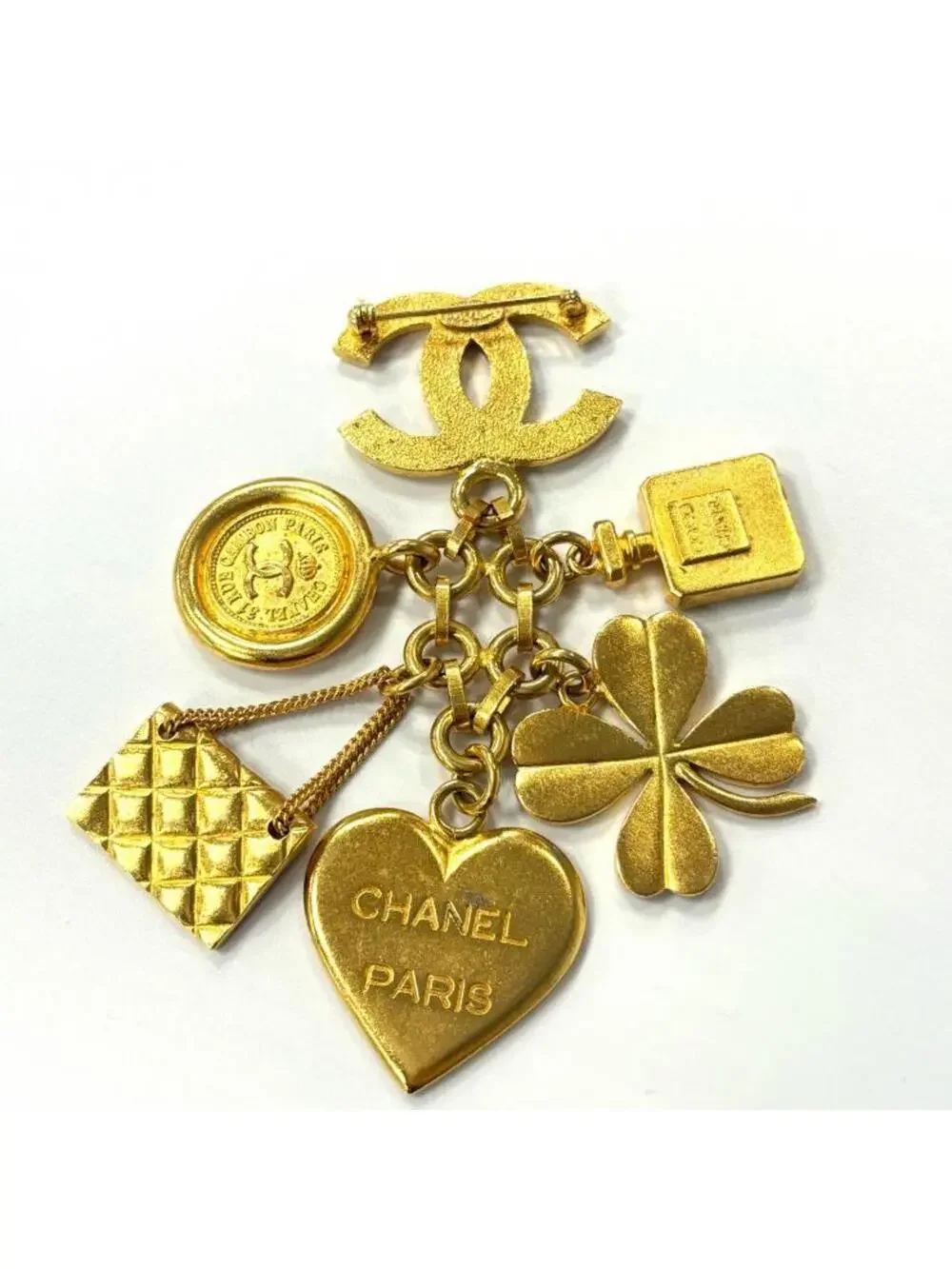 CHANEL elevate your
