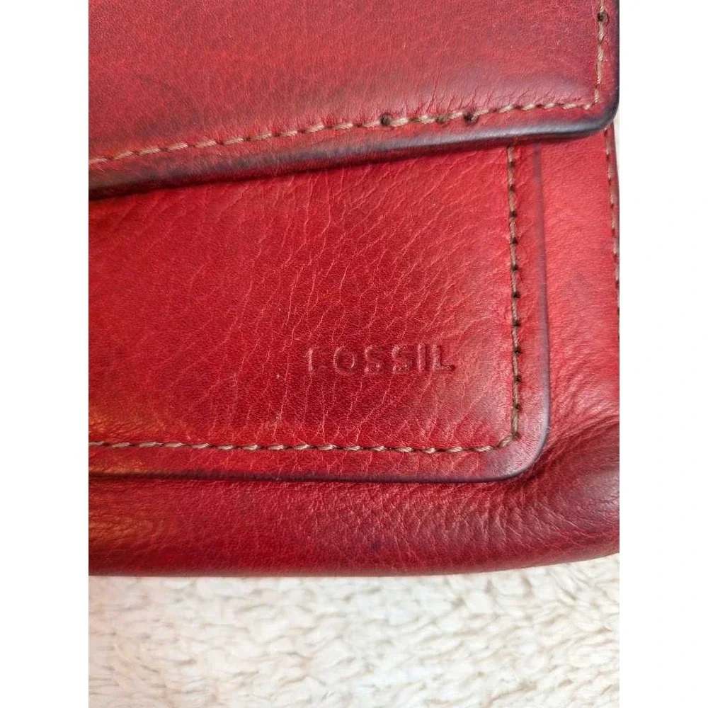Fossil‎ Red Leather Tri-Fold Wallet RFID Blocking Snap Closure Women's