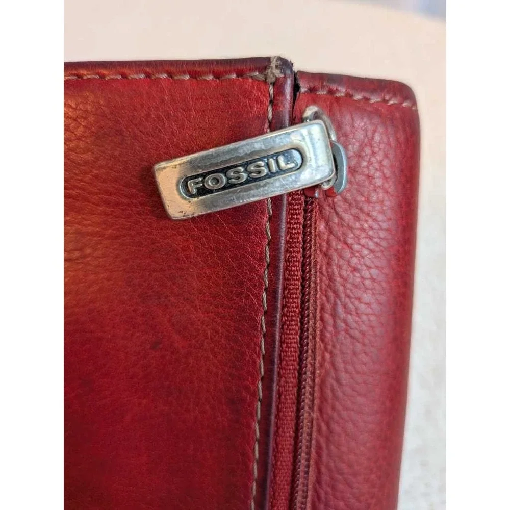 Fossil‎ Red Leather Tri-Fold Wallet RFID Blocking Snap Closure Women's