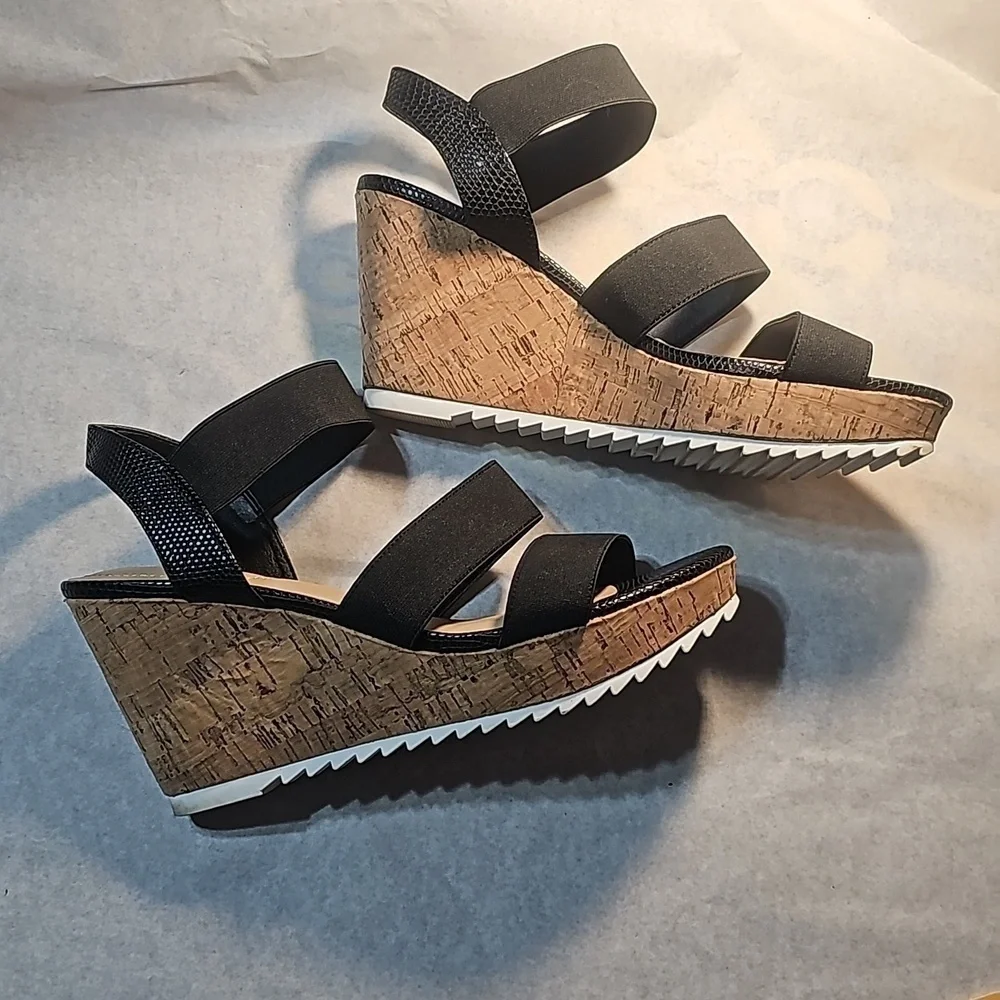 Women's Comfort est 1946 Wedged Sandals Like New