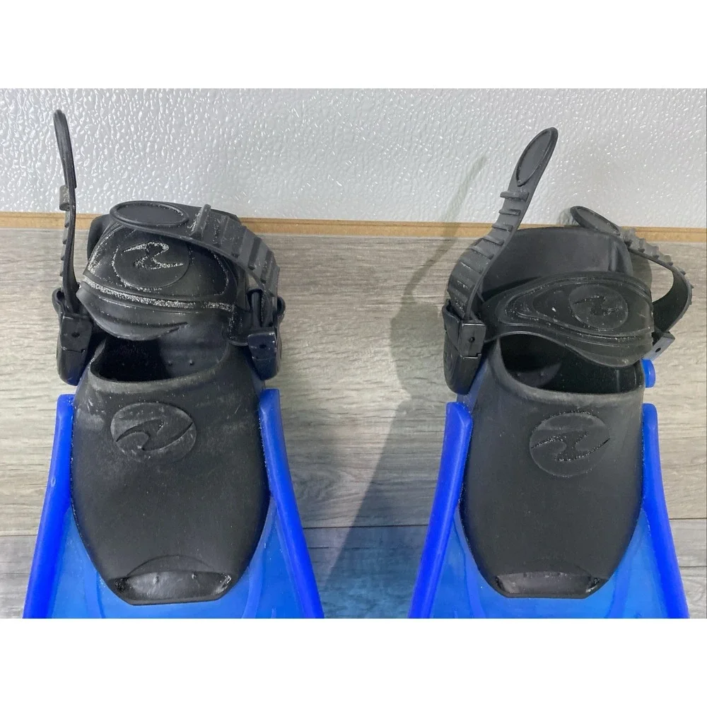 U.S. Divers shows wear