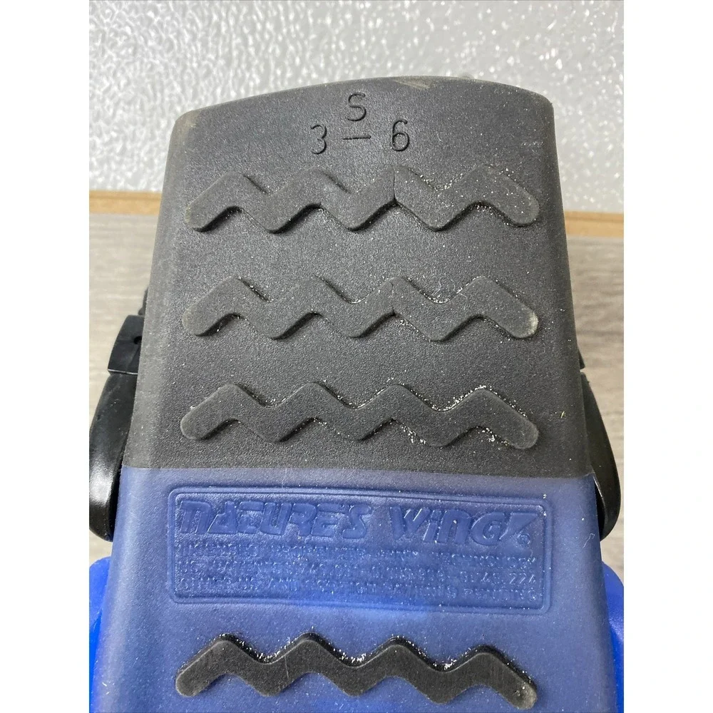 U.S. Divers shows wear