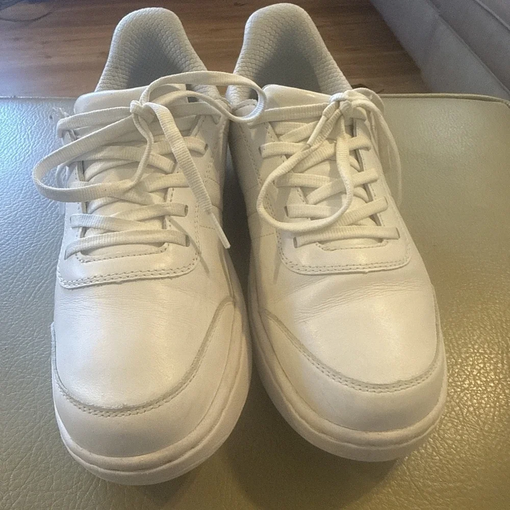 Orthofeet designed white slip