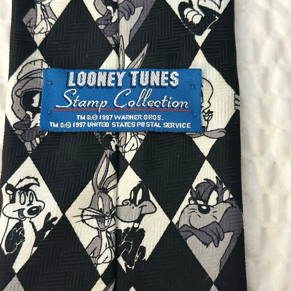Warner Bros. chic tie