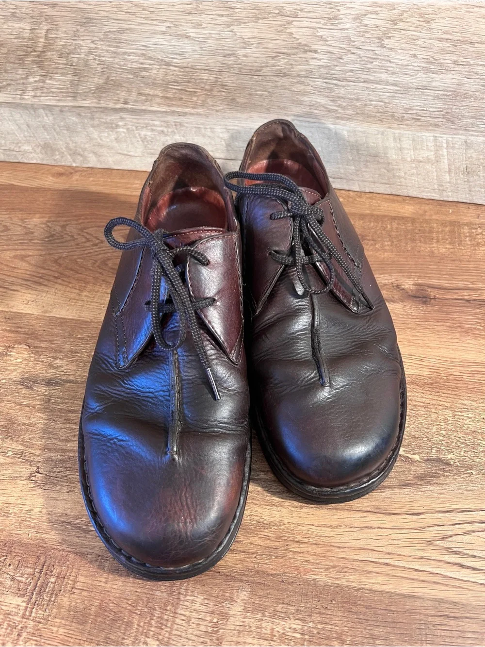 Clarks vintage dark