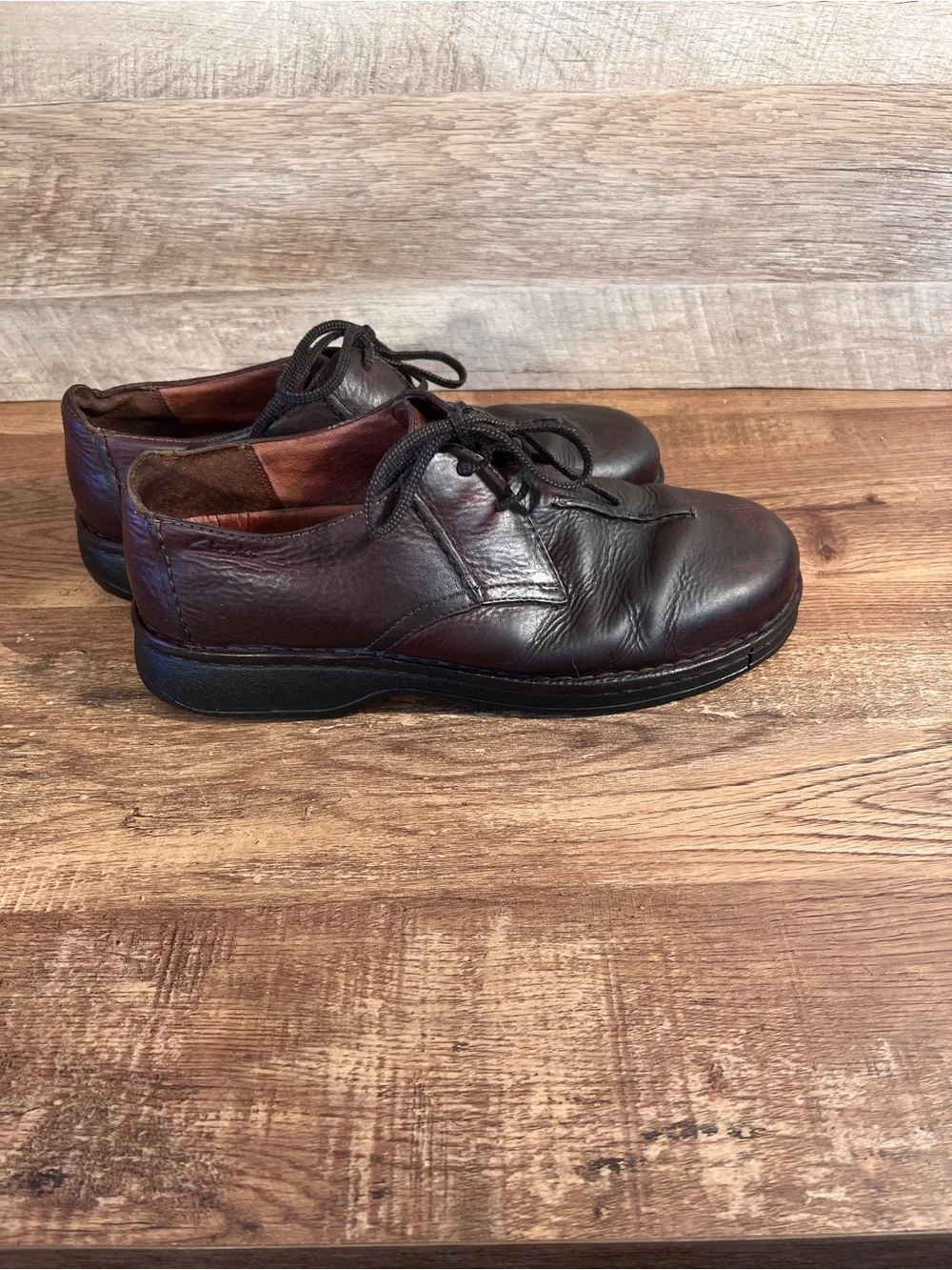 Clarks vintage dark