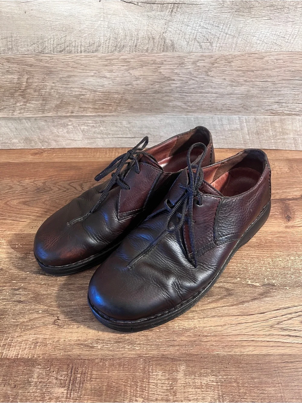 Clarks vintage dark