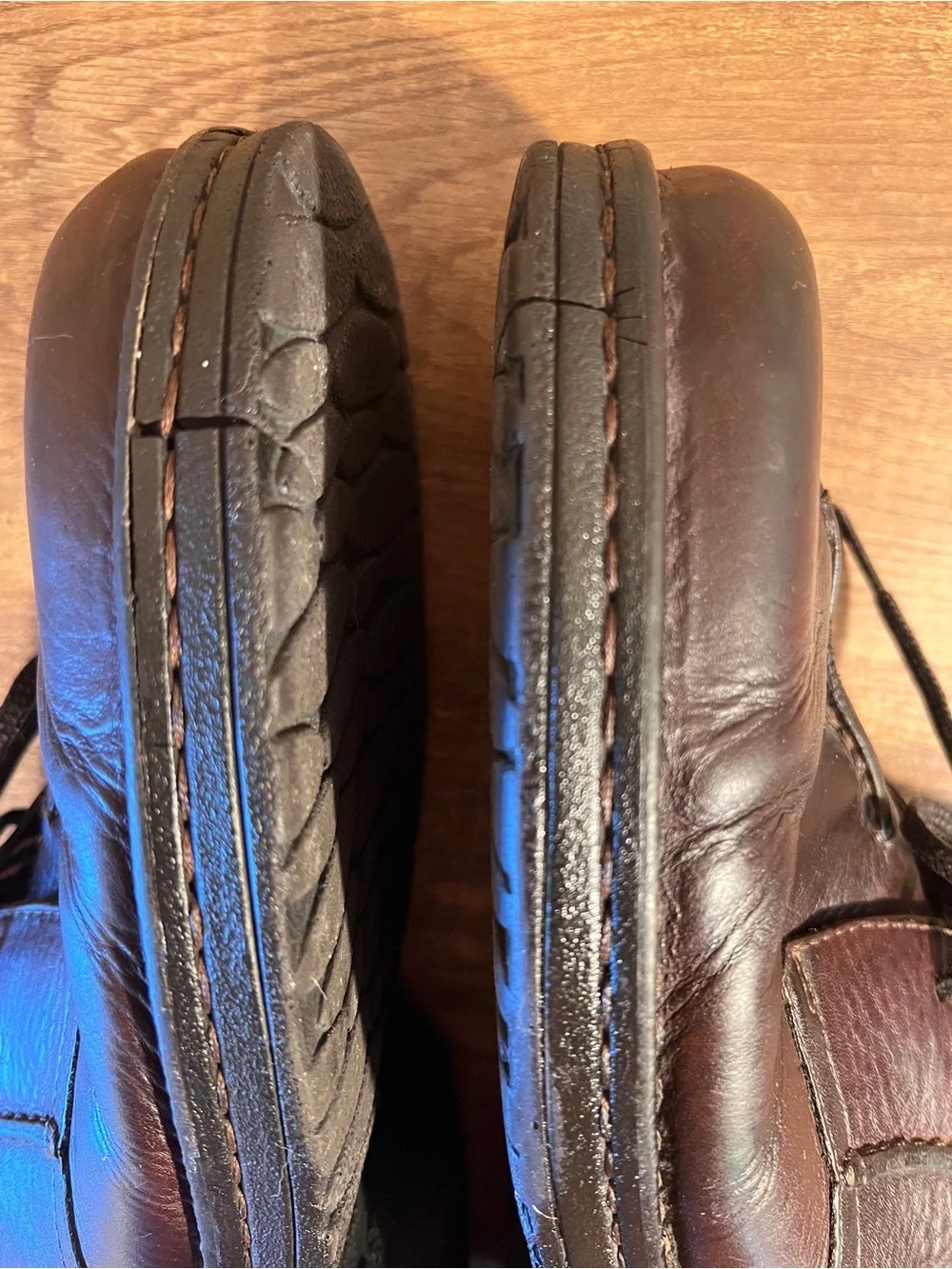 Clarks vintage dark