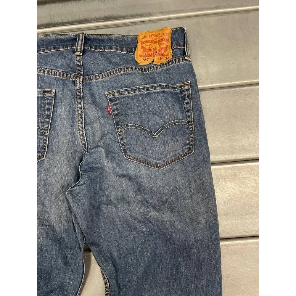 Levis marks jeans