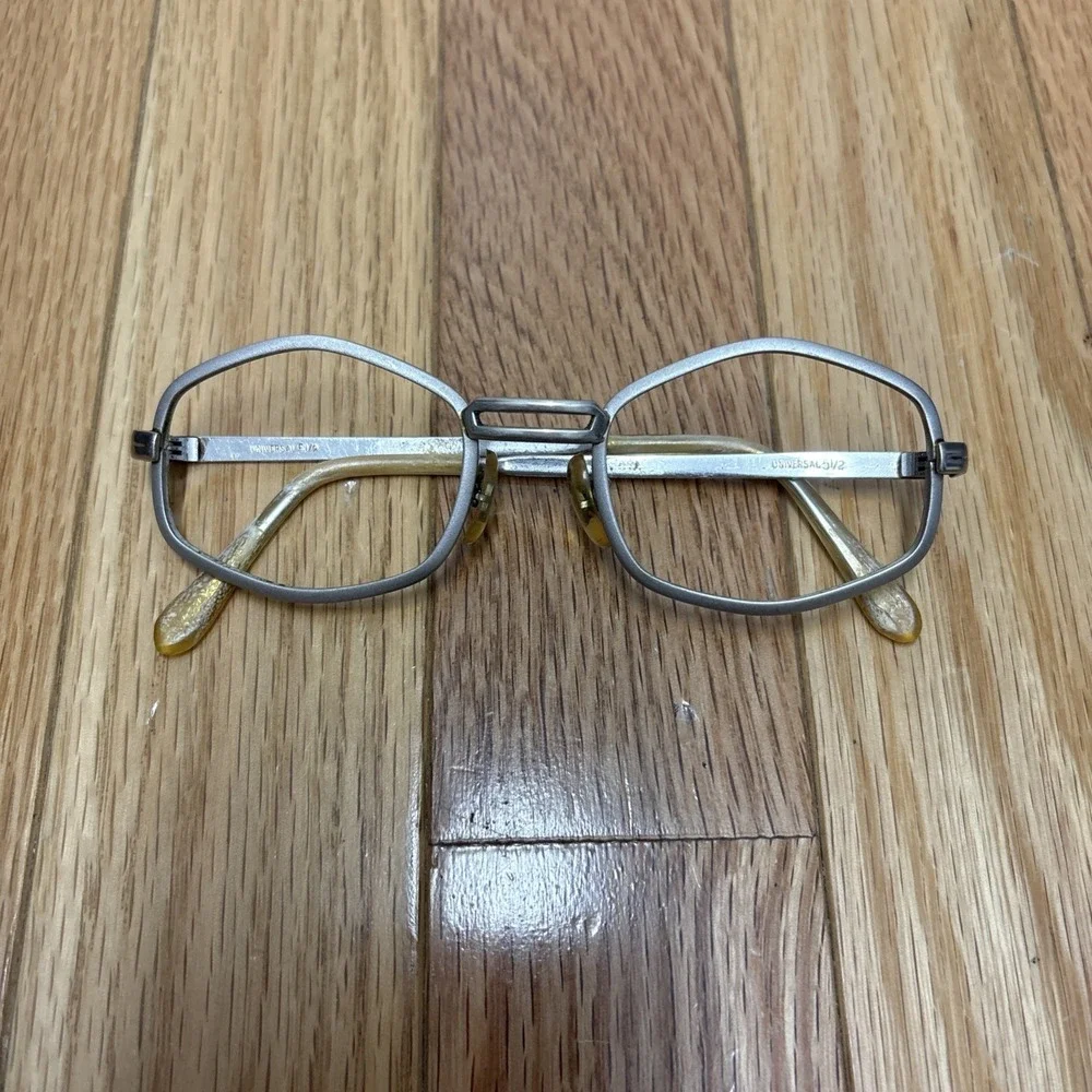 Vintage 1960's Universal Optical‎ Eyeglasses Silvertone Metal - No Lenses