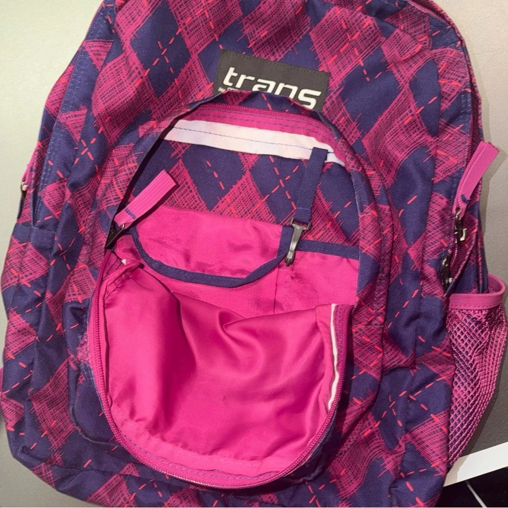 Jansport durable stylish accents