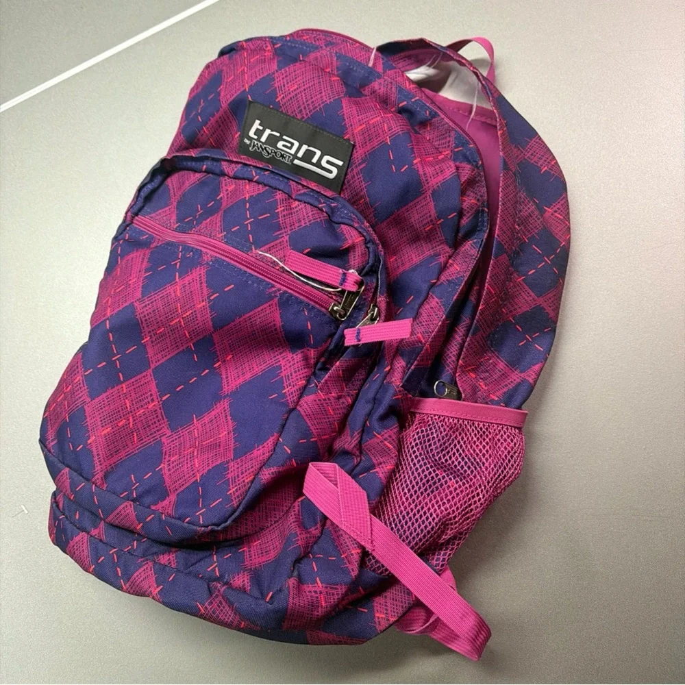 Jansport multiple making pockets