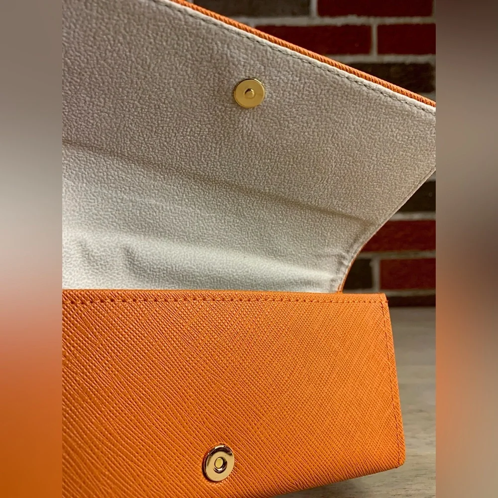 Tory Burch authentic tory