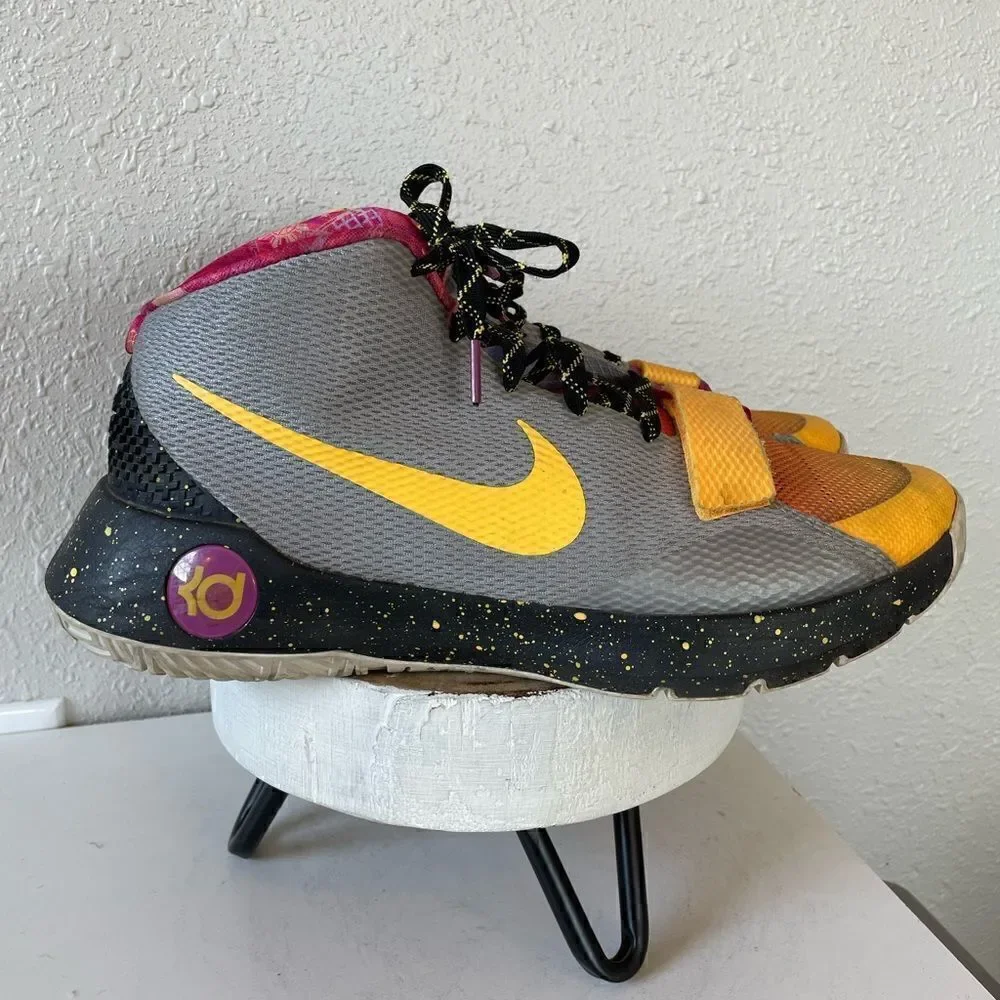 Nike classic pair