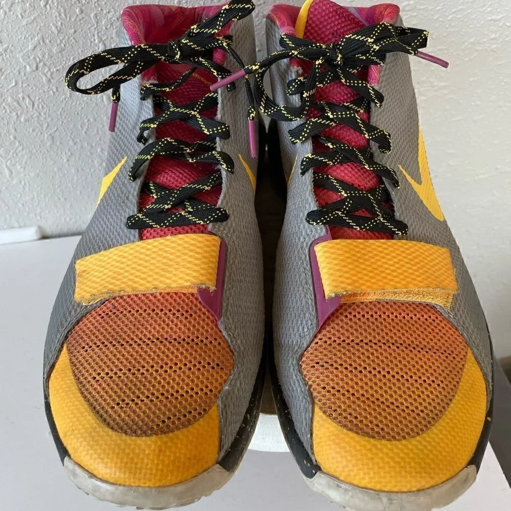 Nike classic pair