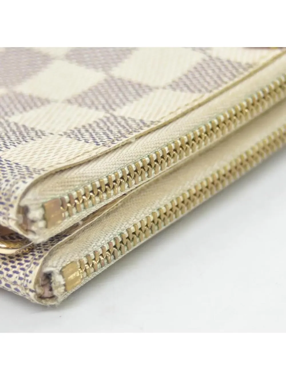 Louis Vuitton exterior corner