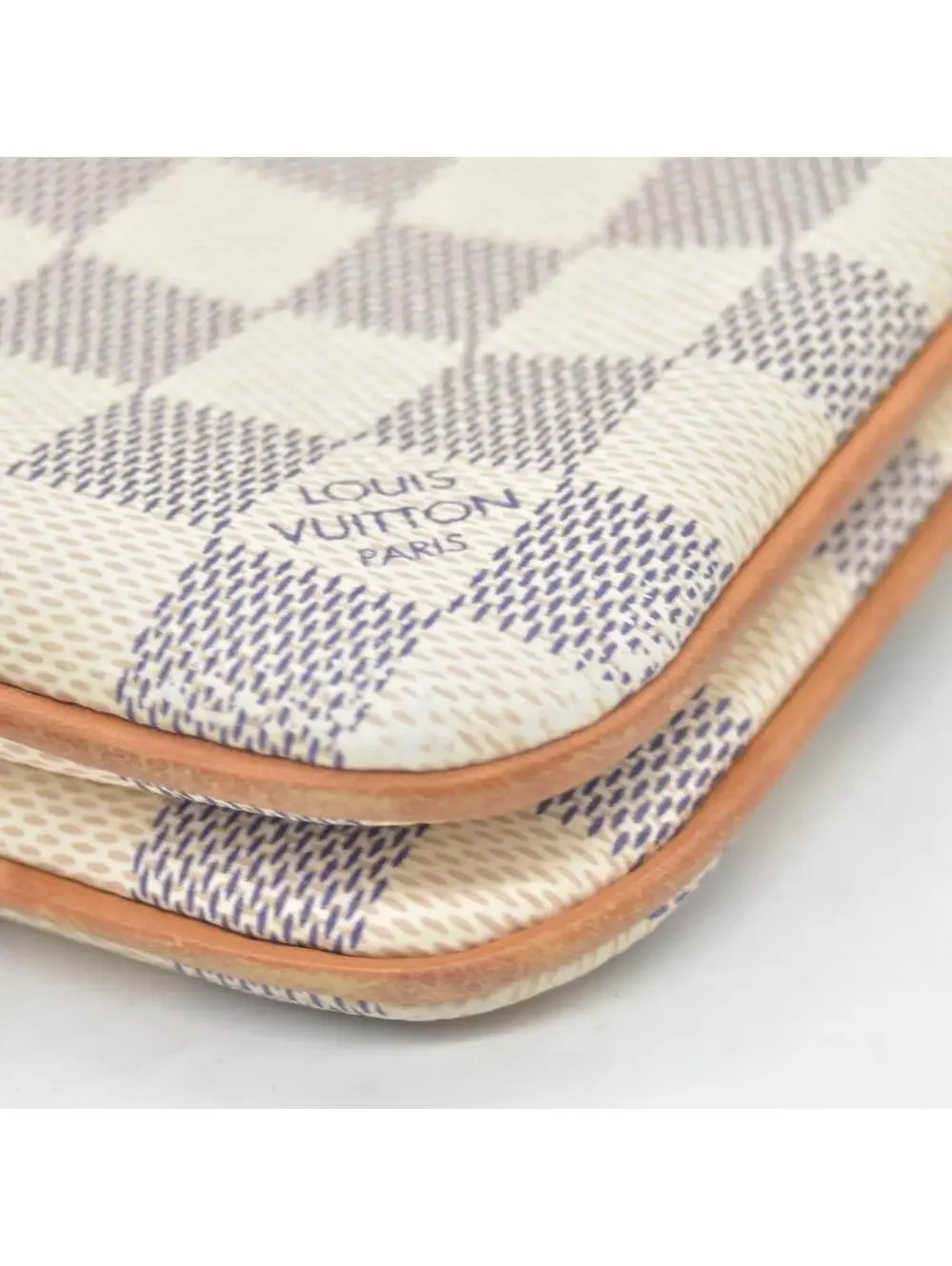 Louis Vuitton exterior corner