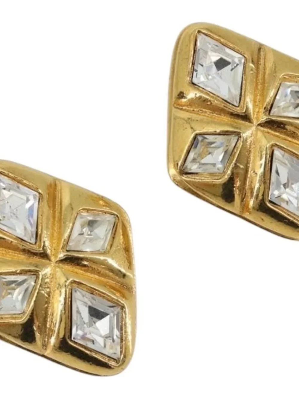 CHANEL brand	chanel color	gold