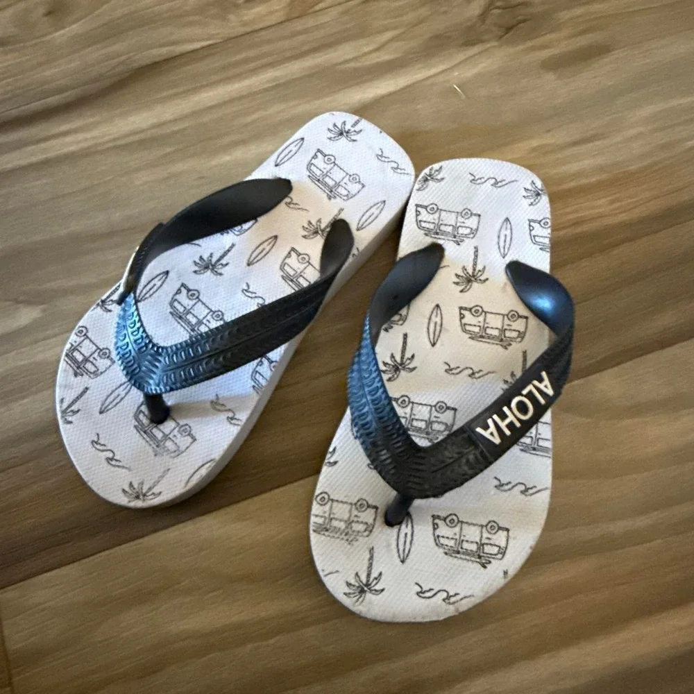 SOHA KEIKI kids flip flops size 6.5 toddler
