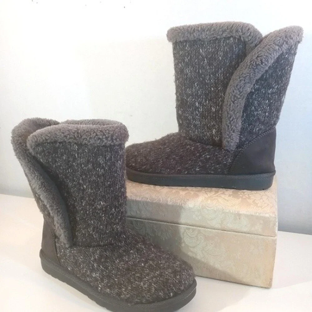 Arizona Swan Faux Fur Lined Fabric Boots 6