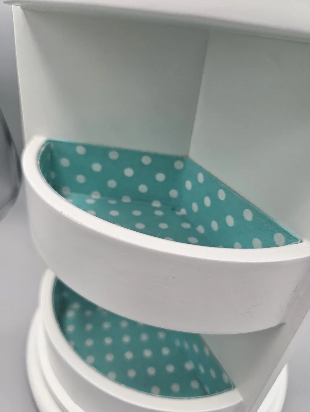 Pottery‎ Barn Teen Rotating 3-sided White Turquoise Polka Dot Jewelry Organizer