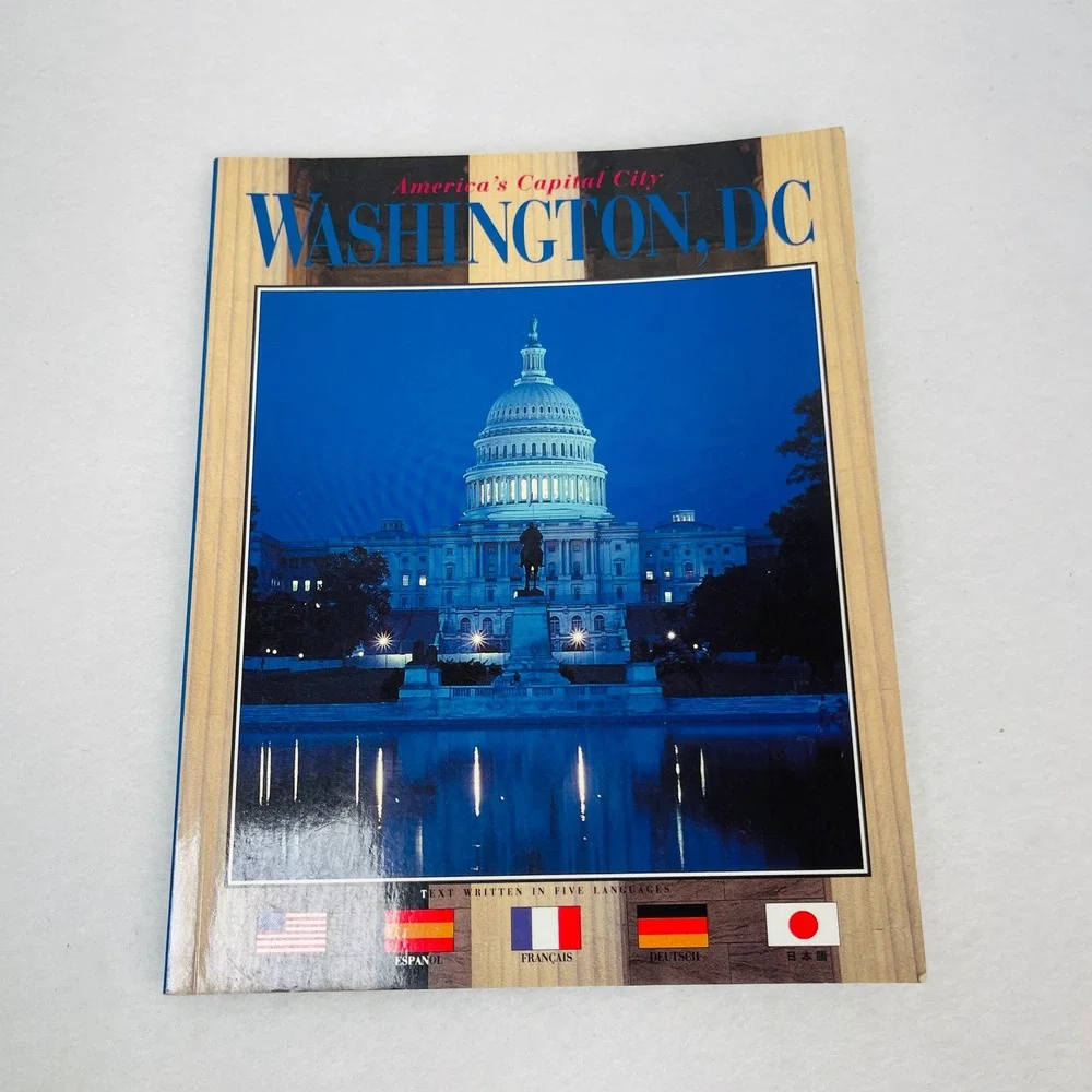 Washington DC Americas Capital City Souvenir Photo Book 5 Languages Multilingual