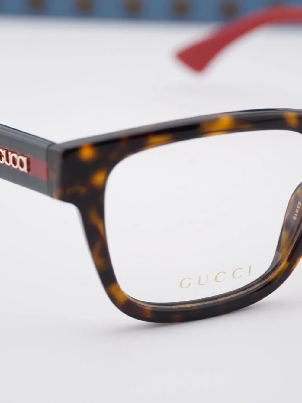 Gucci model gg1870o