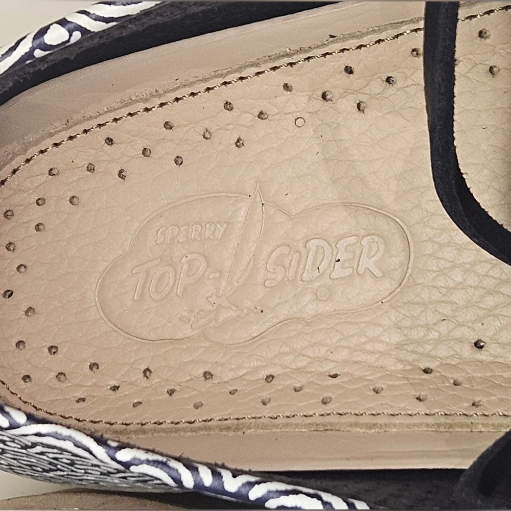 Sperry navy white