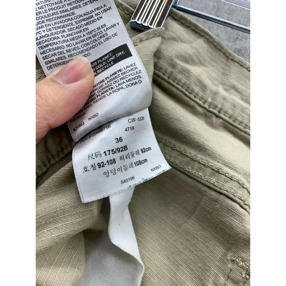 Levis signature by