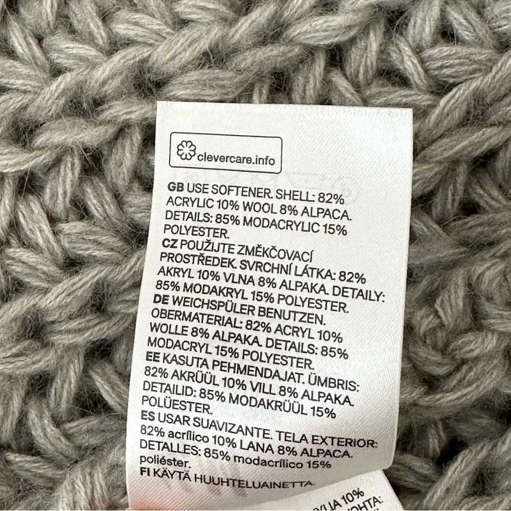 H&M grey knit