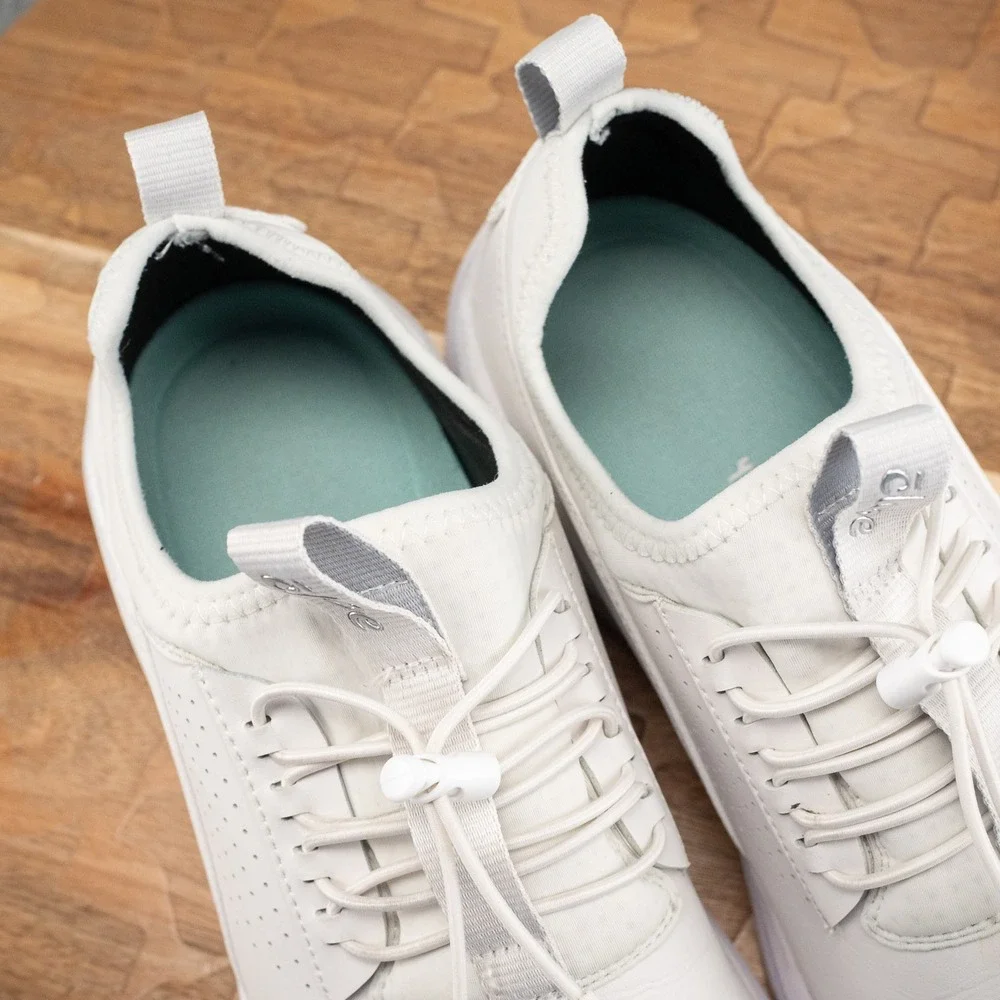 Clove Shoes Mens Size 8.5 Womens 10 White Slip Resistant Nursing Work Sneakers