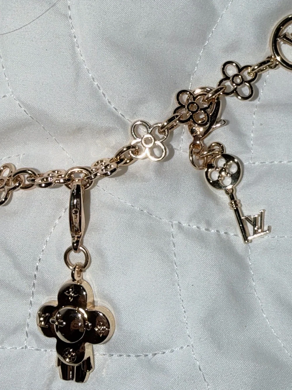 None elegant gold