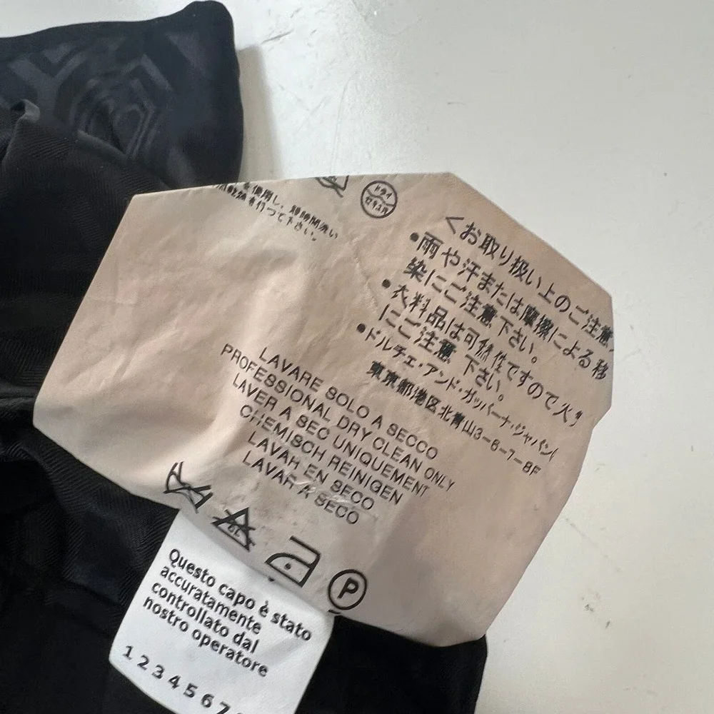 Dolce & Gabbana any pictured sleeve