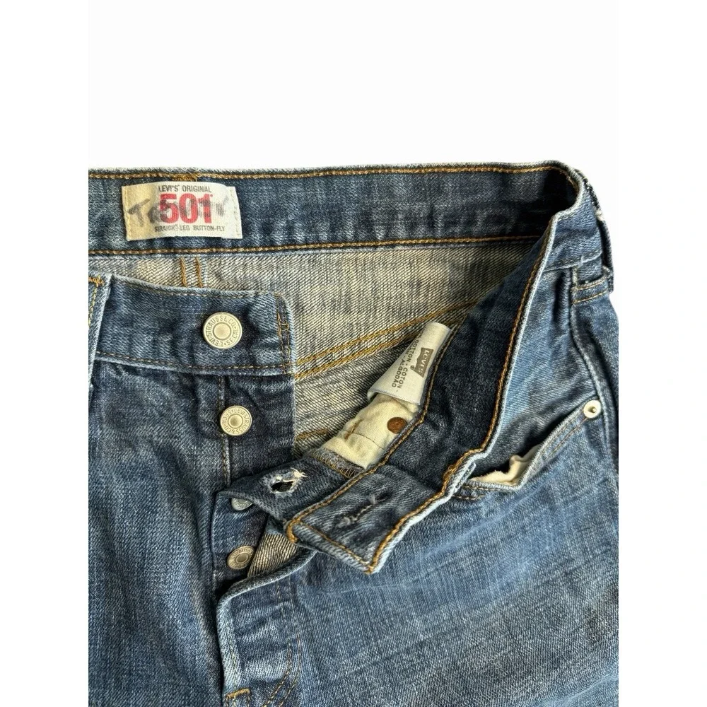 Levis measurements waist