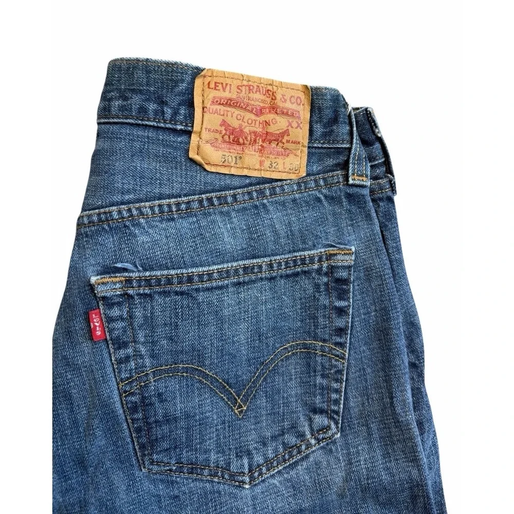 Levis measurements waist