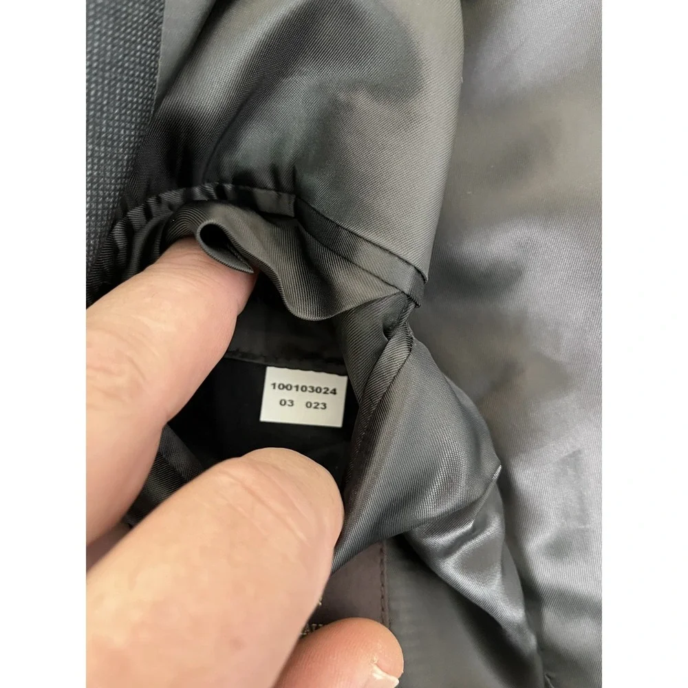 Brooks Brothers up sale