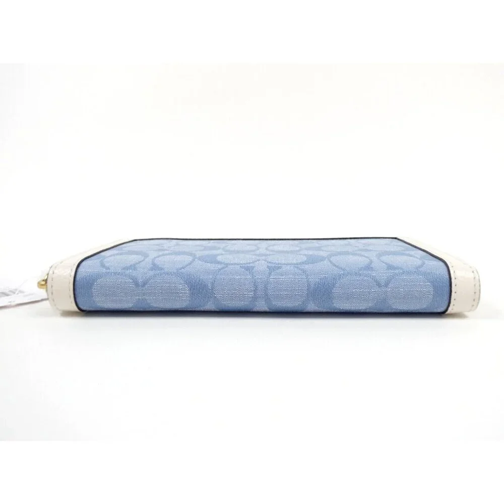 Coach signature light