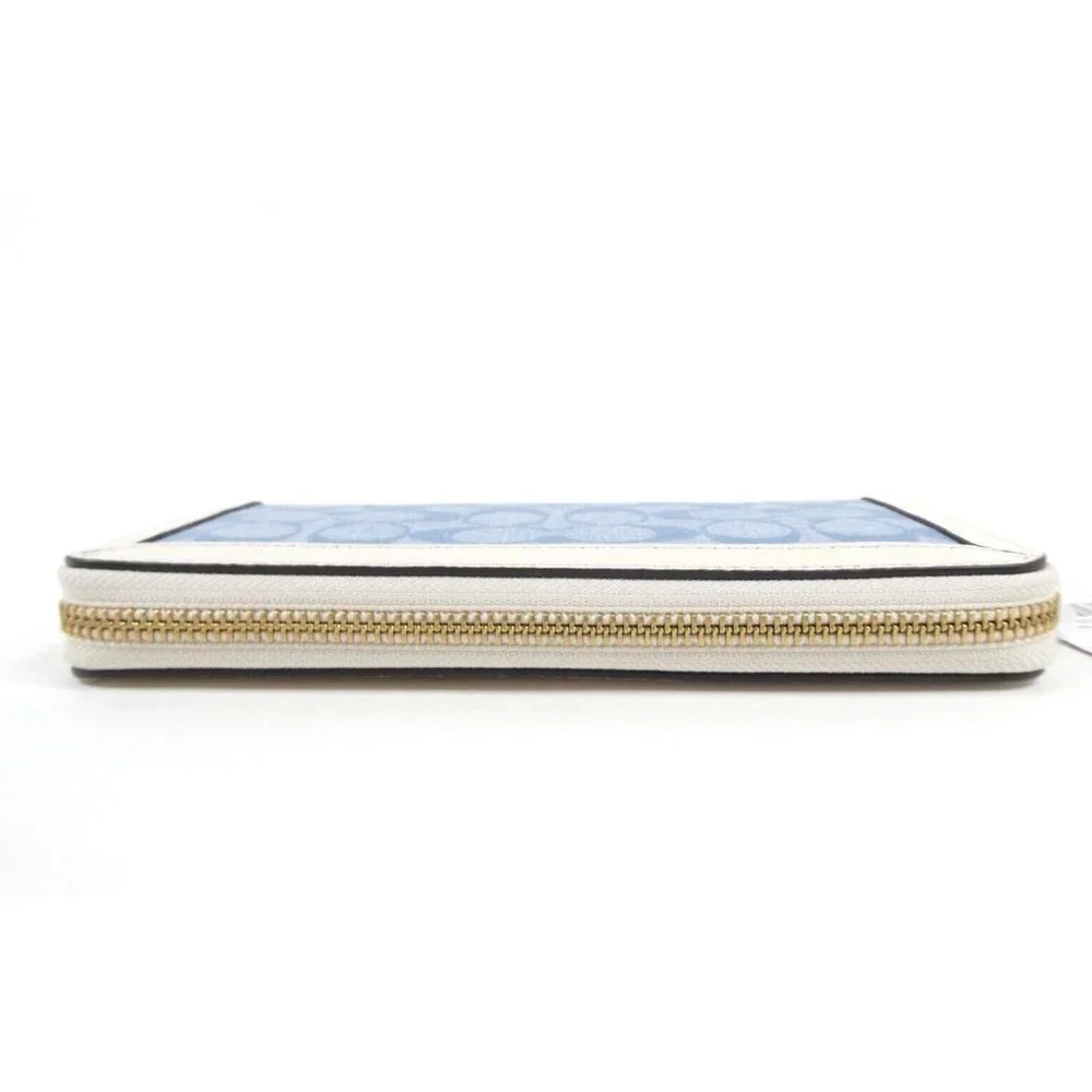 Coach signature light