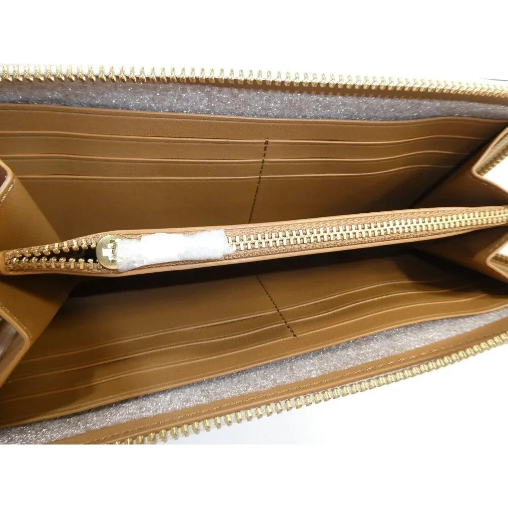 Coach signature light