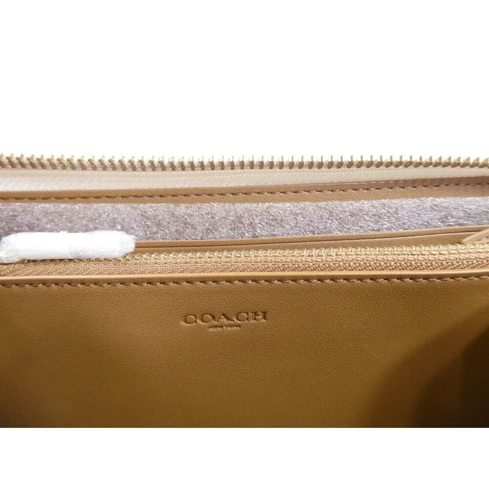 Coach signature light