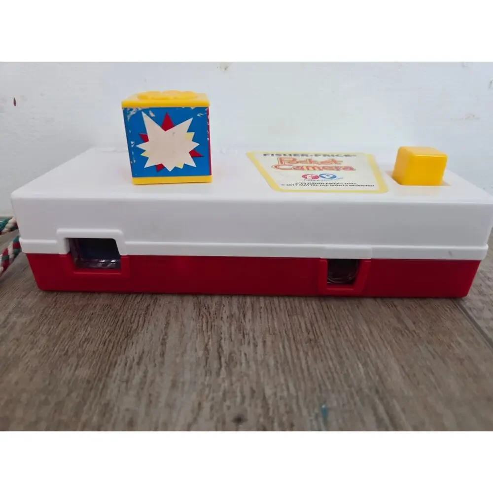 Vintage-Style Fisher-Price‎ Pocket Camera (2017 Reproduction)